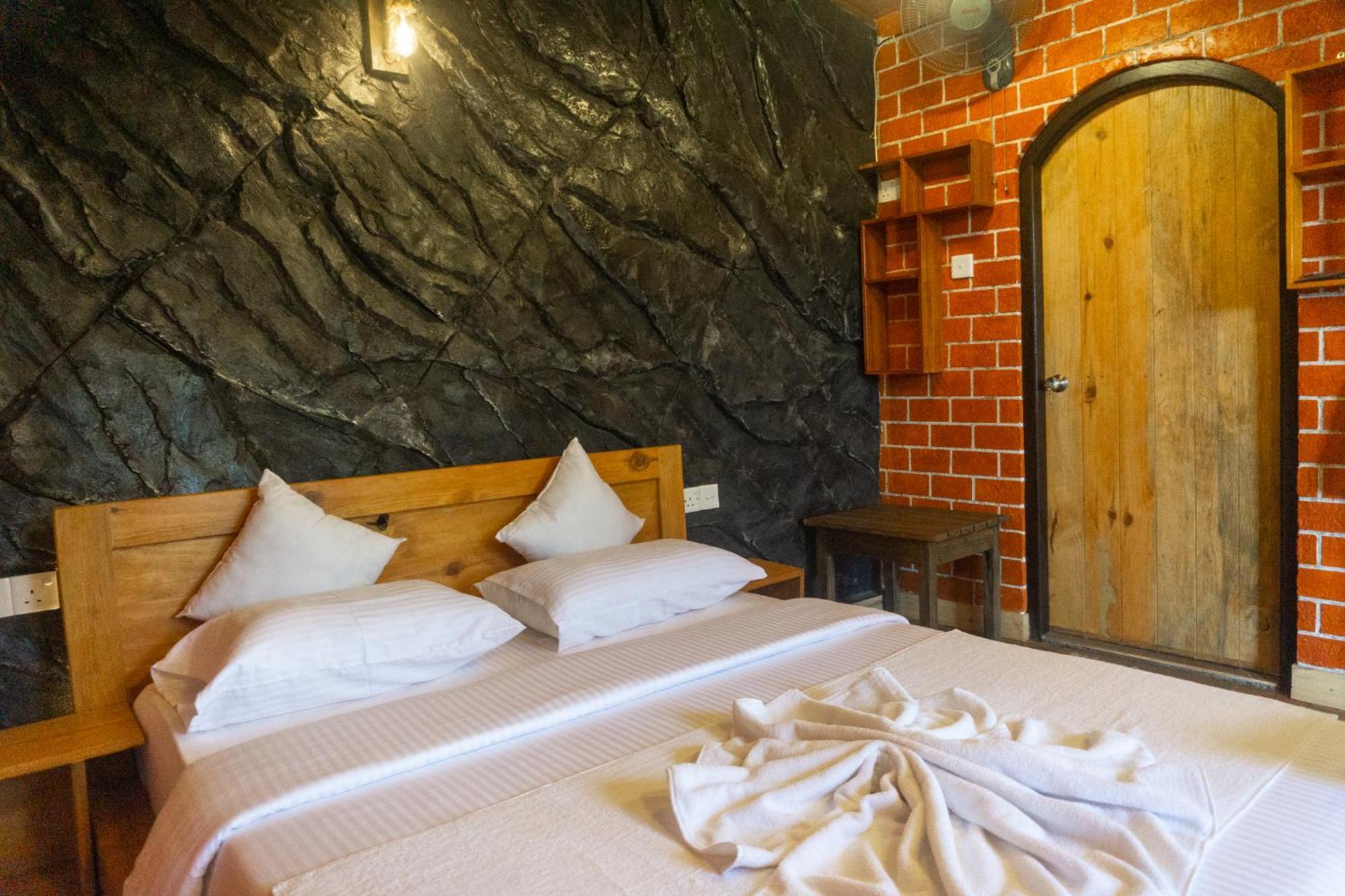 Hobbit Hole Hideaway Bed & Breakfast Ella Exterior foto