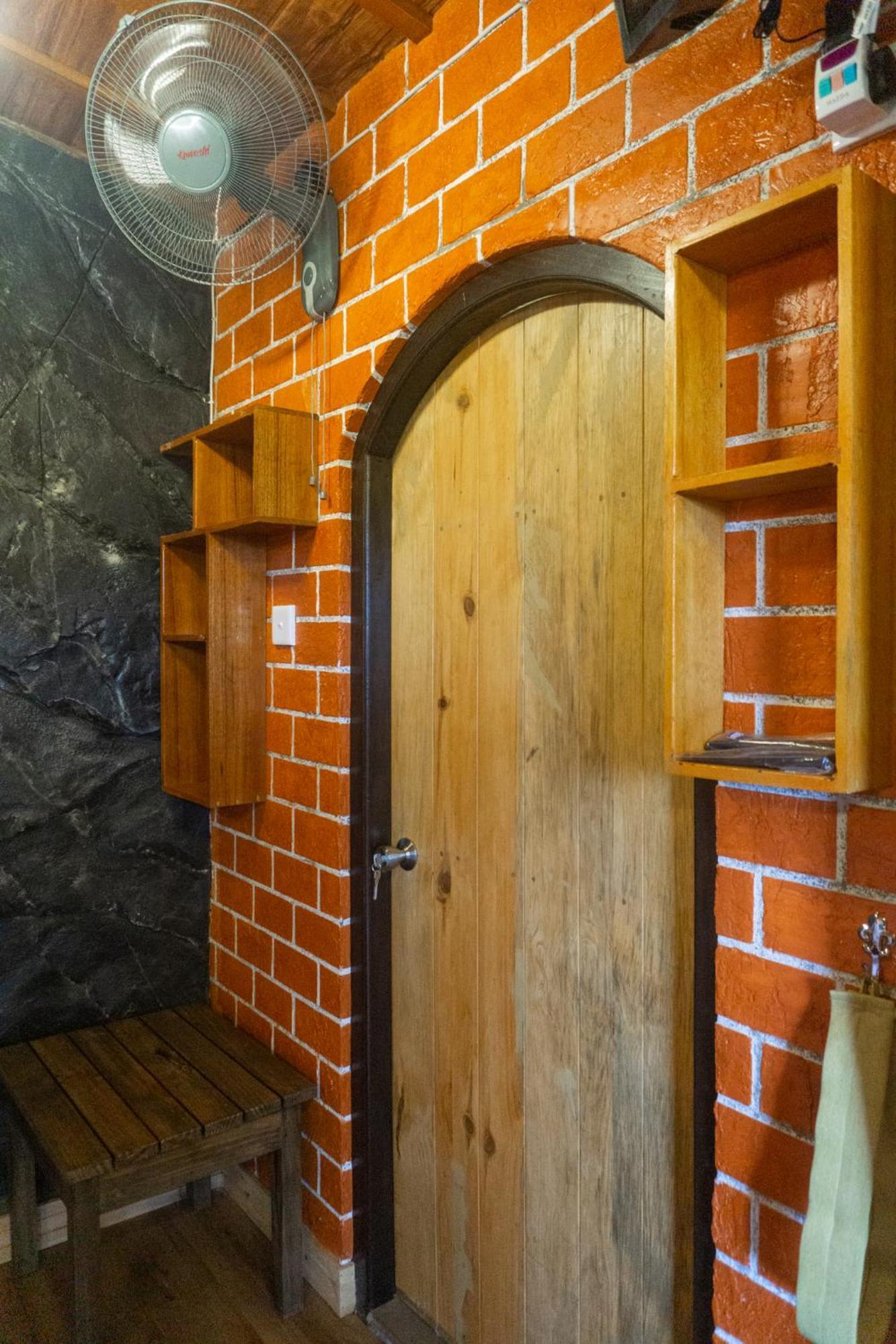 Hobbit Hole Hideaway Bed & Breakfast Ella Exterior foto