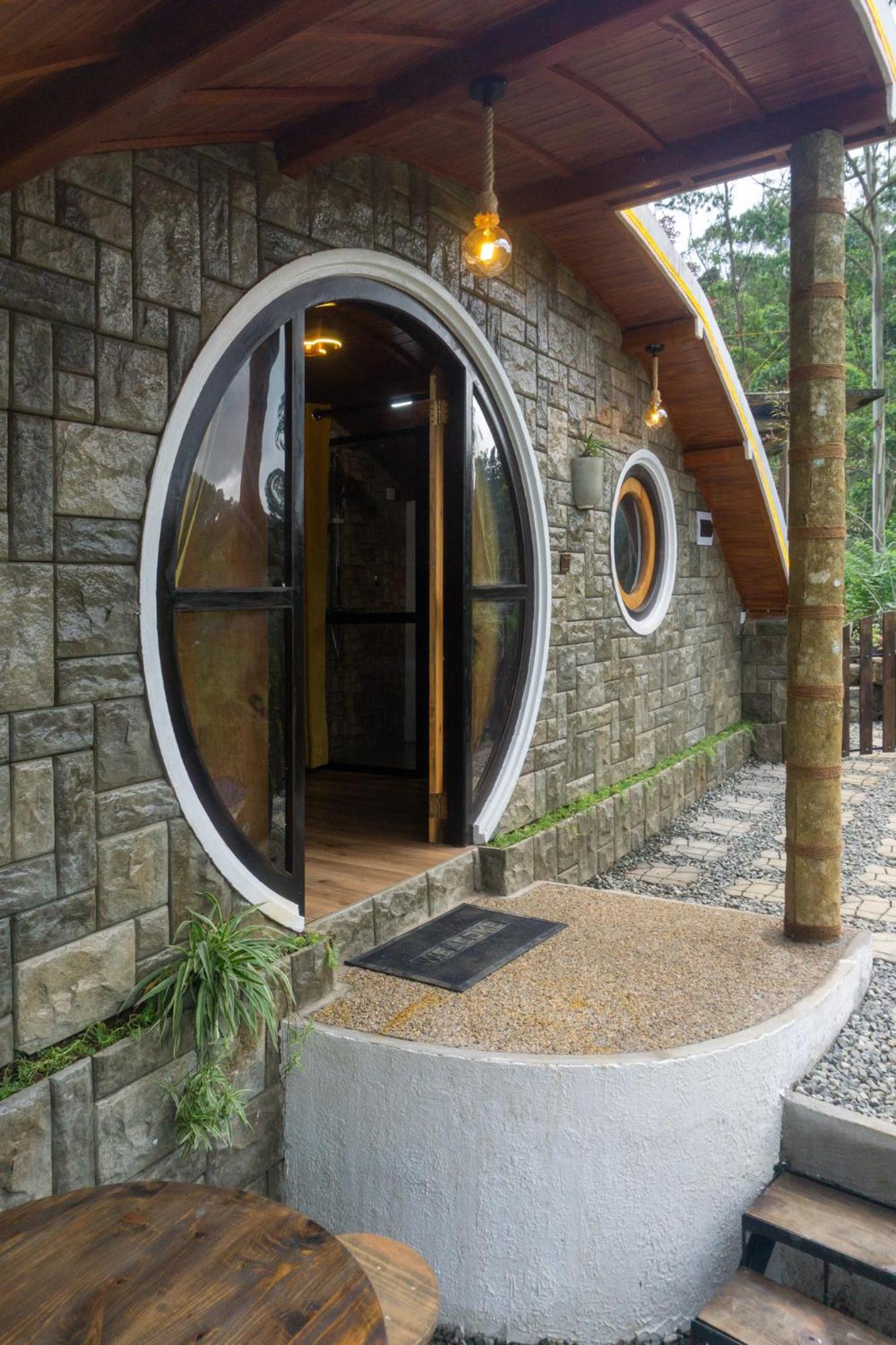 Hobbit Hole Hideaway Bed & Breakfast Ella Exterior foto