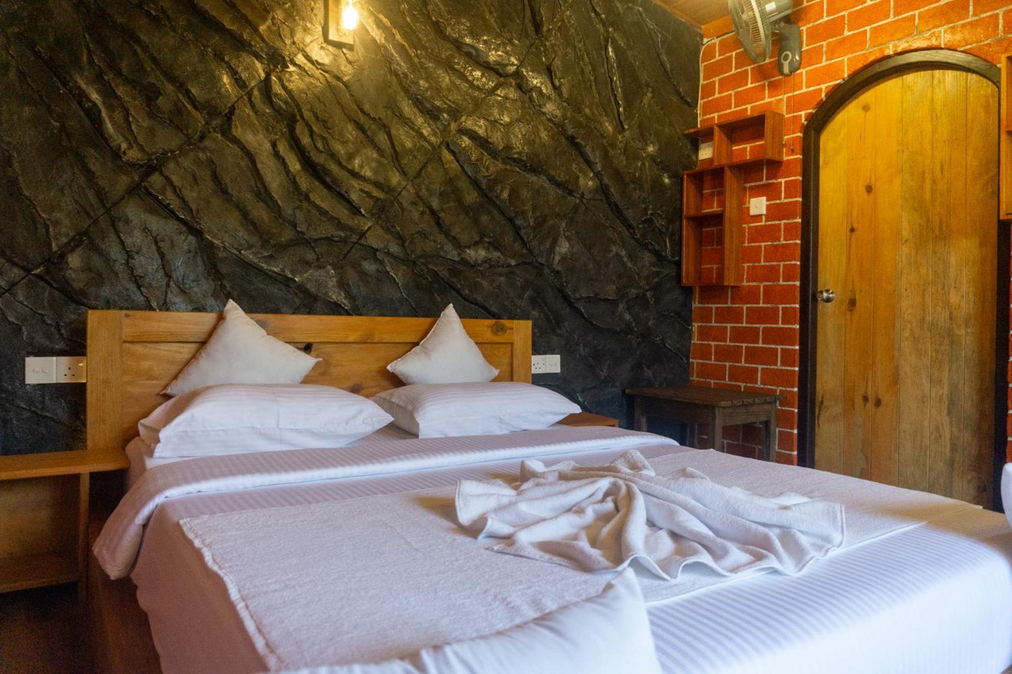 Hobbit Hole Hideaway Bed & Breakfast Ella Exterior foto